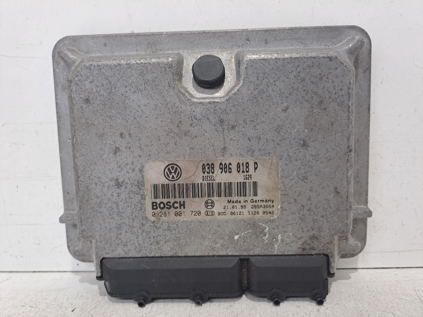 Engine control unit / ECU VOLKSWAGEN Passat Variant (3B5)