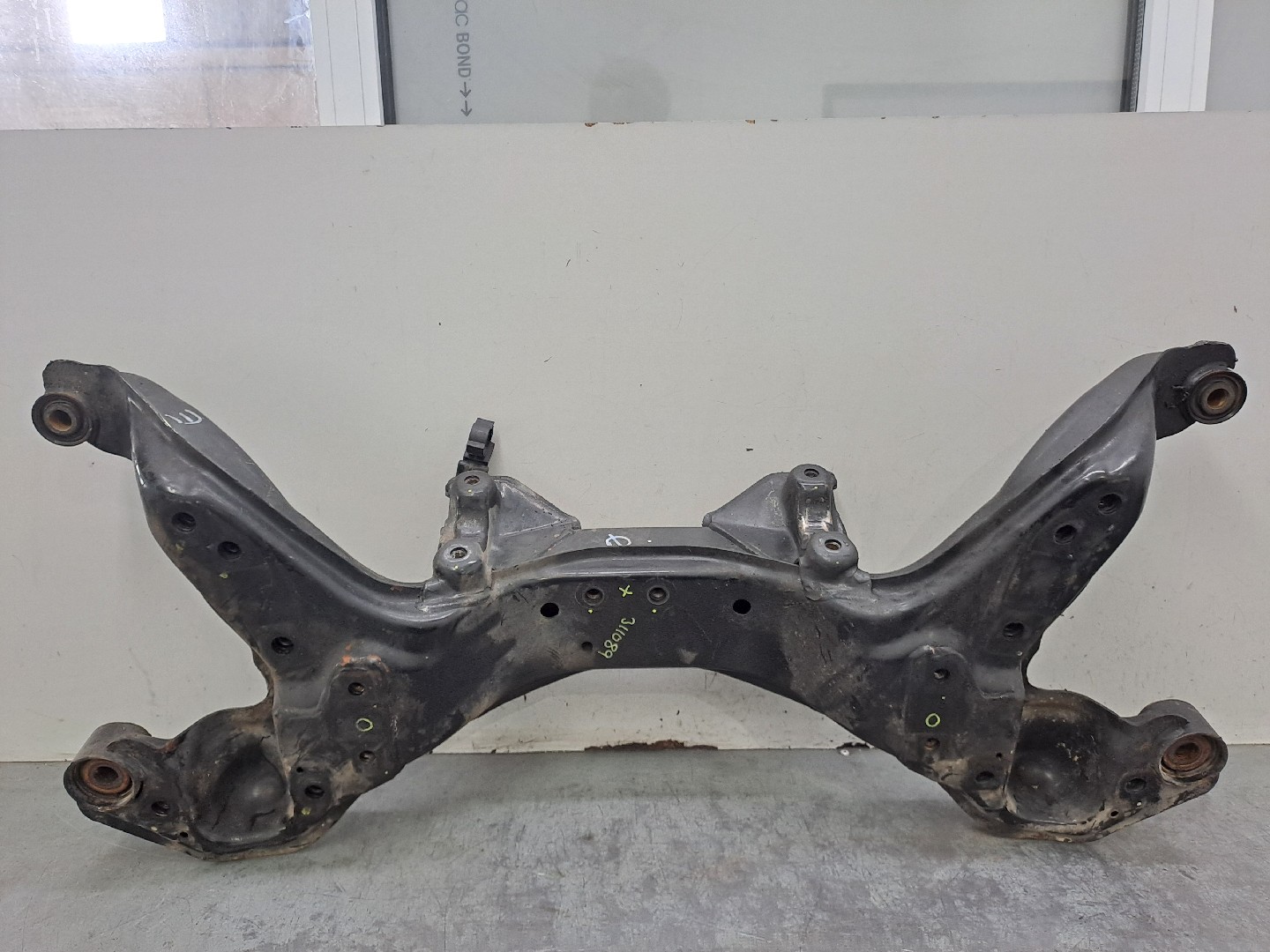 Front subframe NISSAN Primera Wagon (WP11)