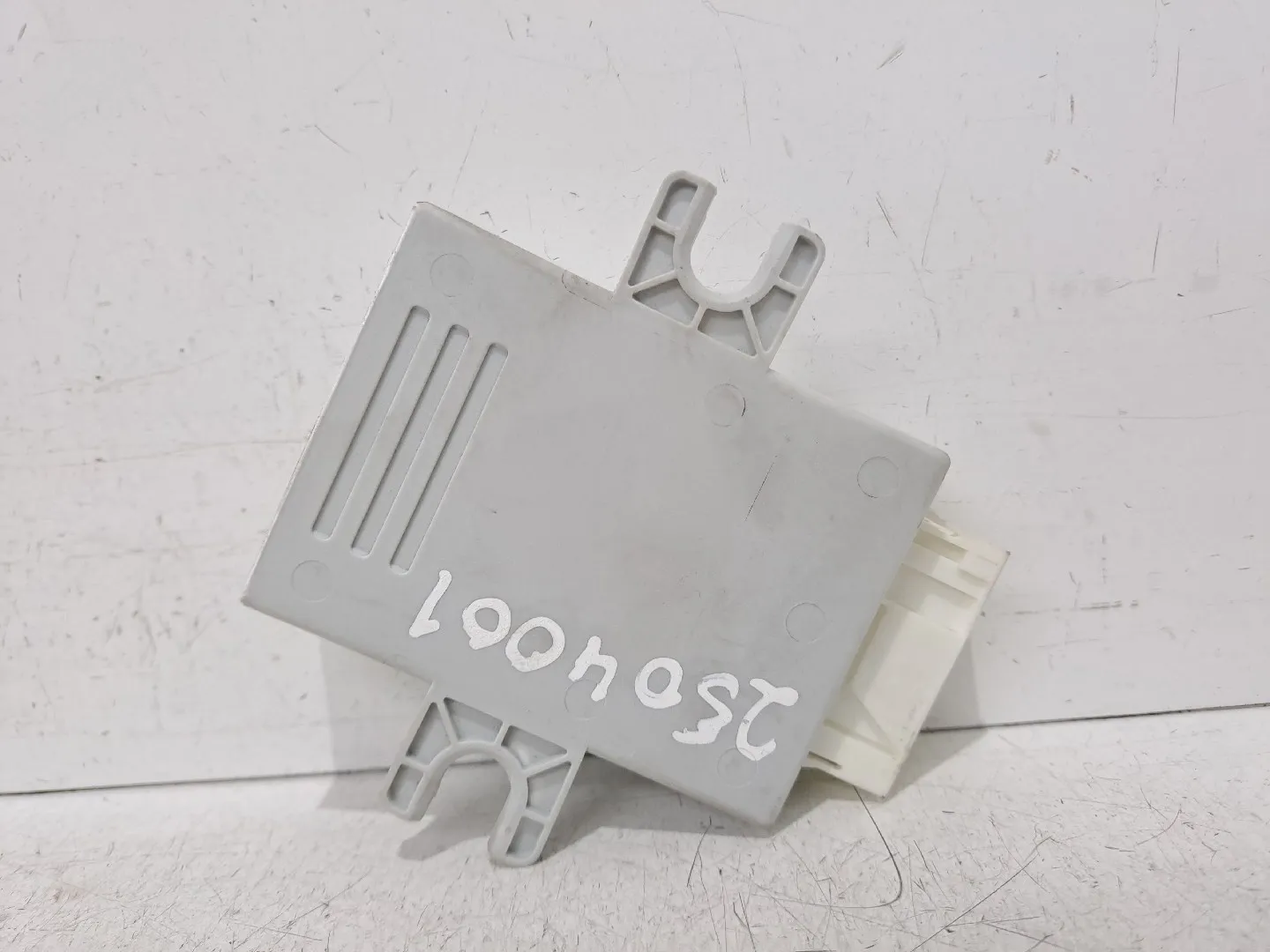 Generic Unit Module BMW 5 Touring (F11) Imagem-1