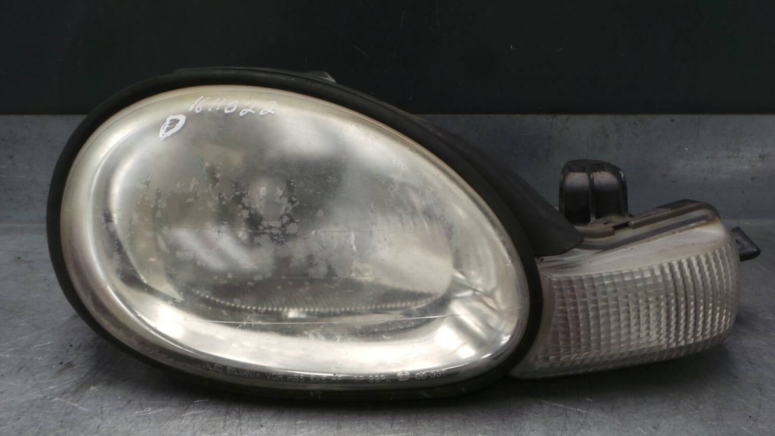 Right Headlight CHRYSLER NEON II