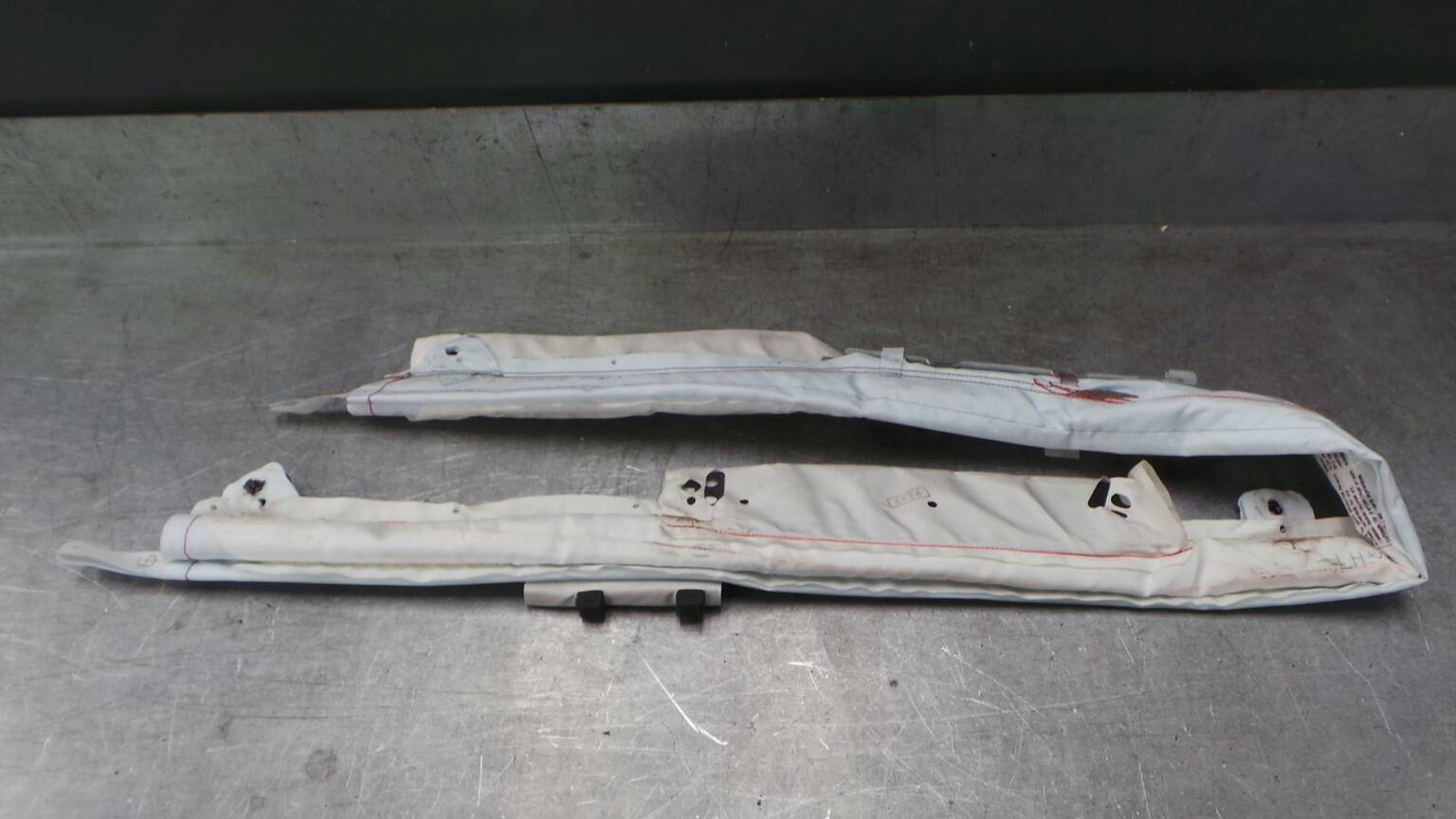 Airbag cortina esquerdo SEAT Leon (1P1)