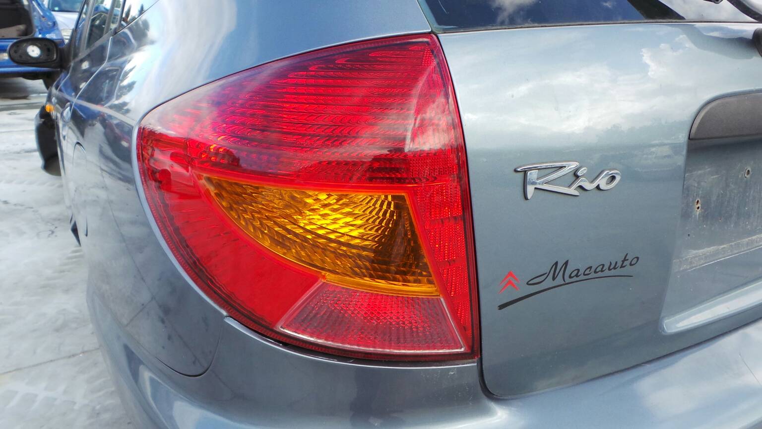 Farolim esquerdo KIA Rio Carrinha (DC)