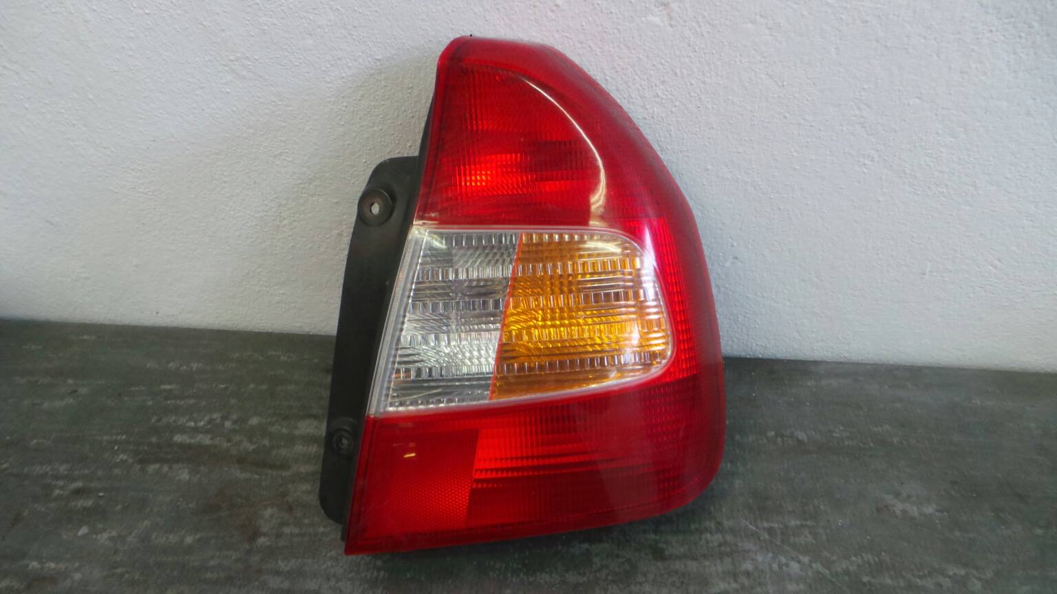 Farolim direito HYUNDAI Accent II Sedan (LC)