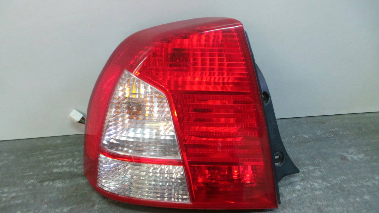 Left Tail light KIA Shuma II (FB)