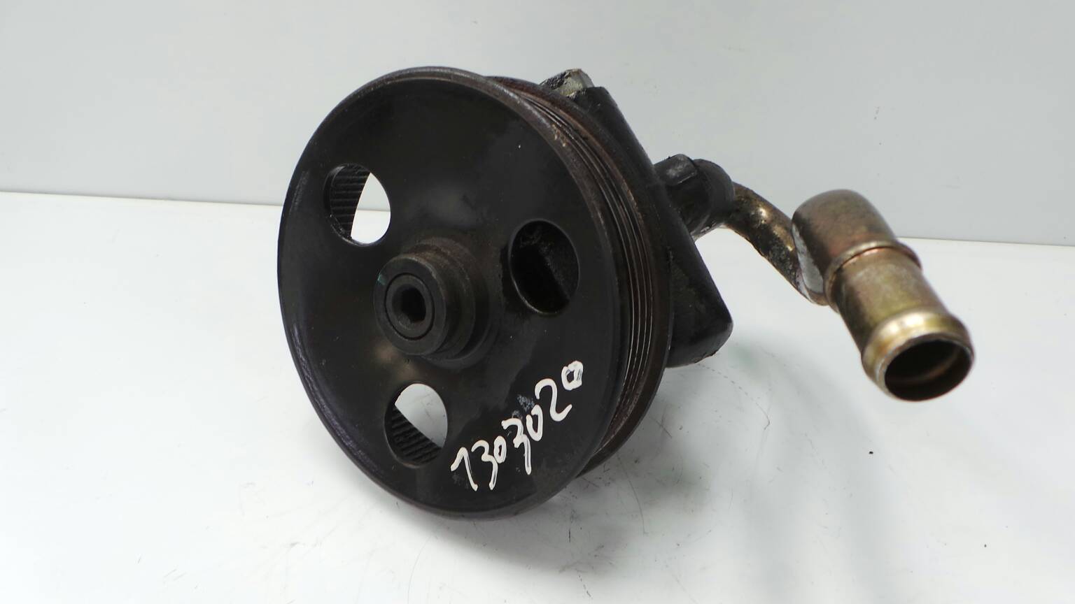 Steering pump DAEWOO Nubira (J100)