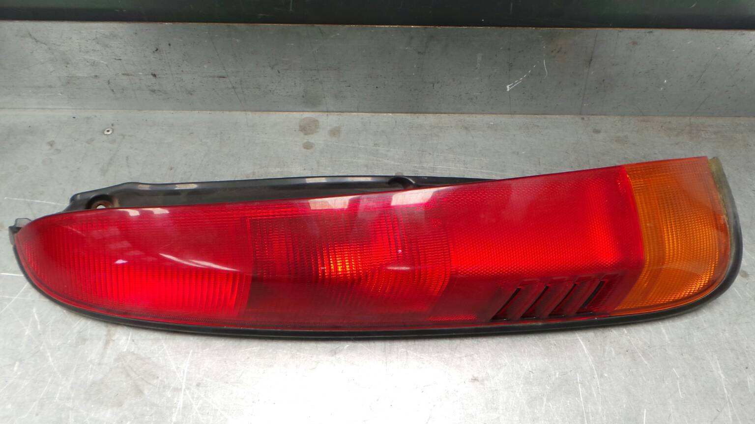Left Tail light DAIHATSU Terios (J1_)