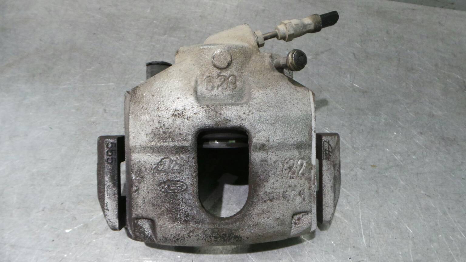 Bomba dos travões Frente Esquerda FORD Fiesta V (JH_, JD_)