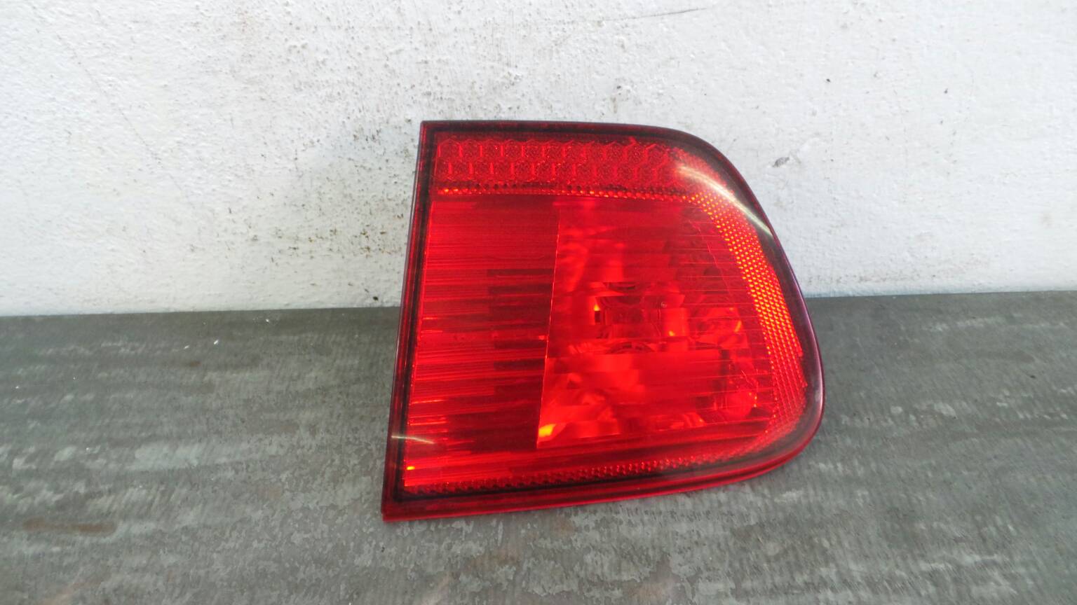 Farolim da mala direito SEAT Ibiza II (6K1)