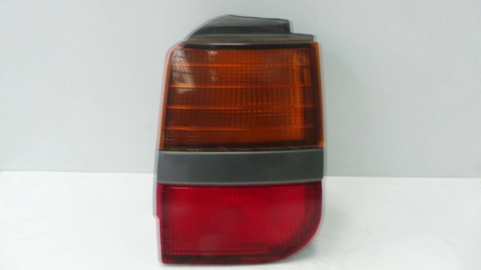 Farolim direito MITSUBISHI Space Wagon (N3_W, N4_W)