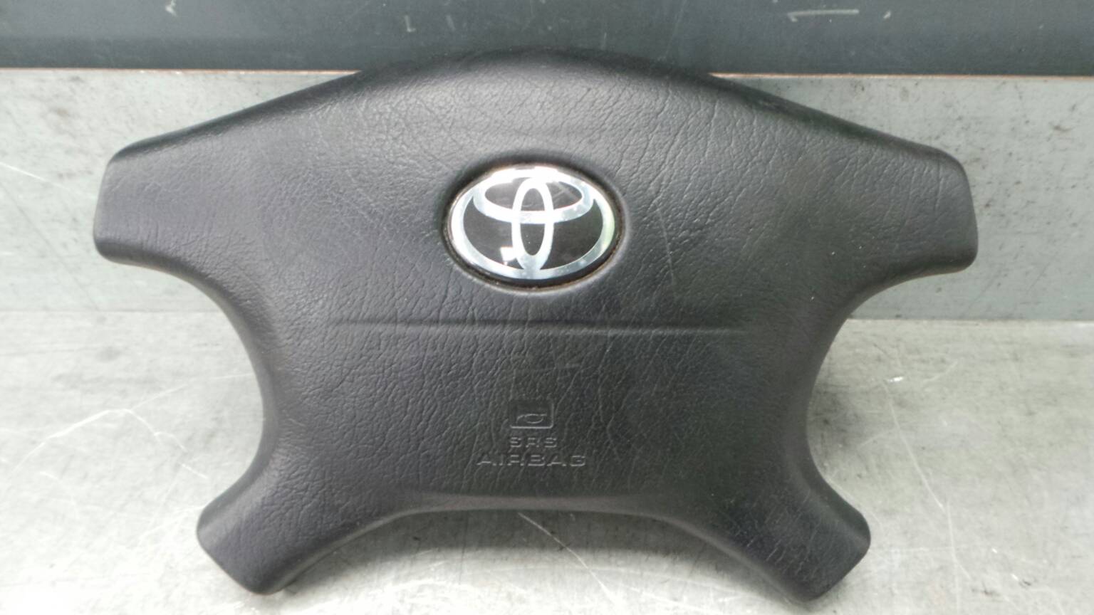 Steering Wheel Airbag TOYOTA Avensis Sedan (_T22_)