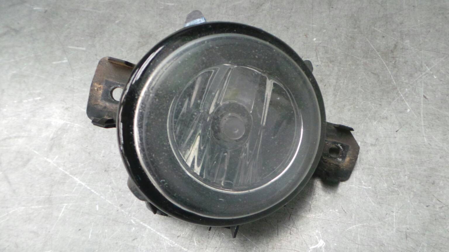 Farol nevoeiro frente direito BMW 1 (E87)