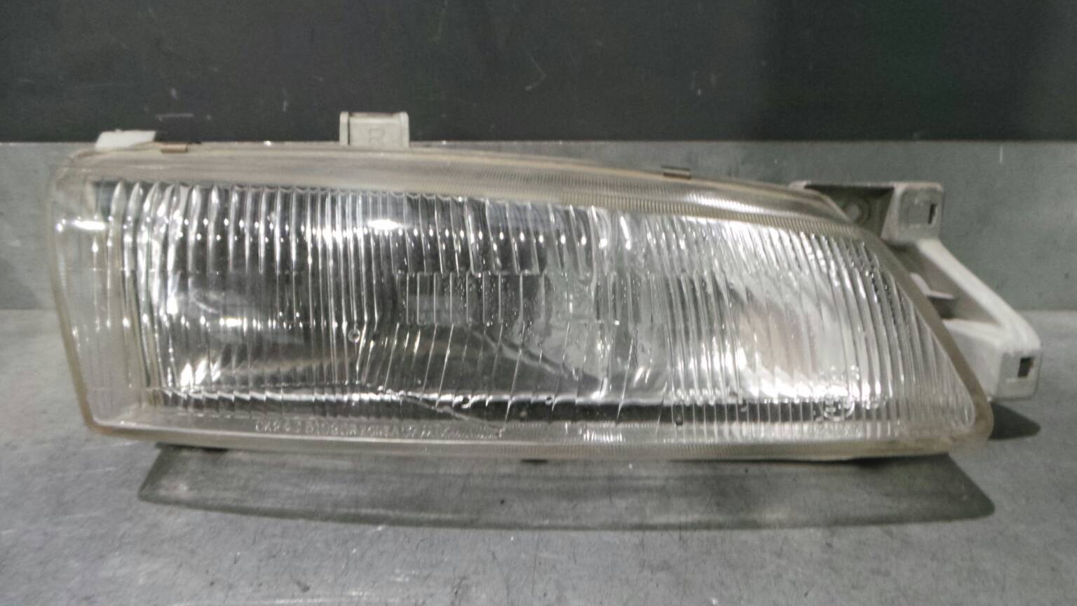 Right Headlight KIA Sephia (FA)