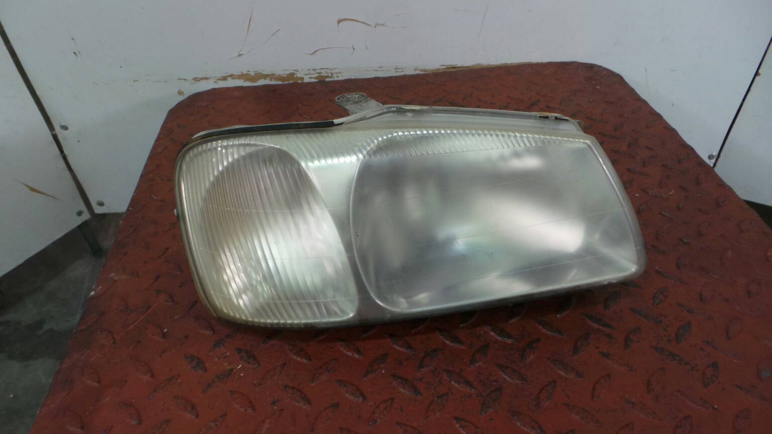 Ótica / farol direita HYUNDAI Accent II Sedan (LC)