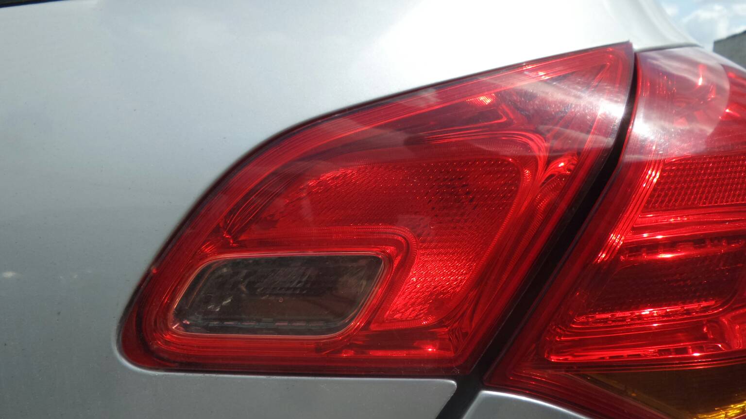 Farolim da mala direito OPEL Astra J