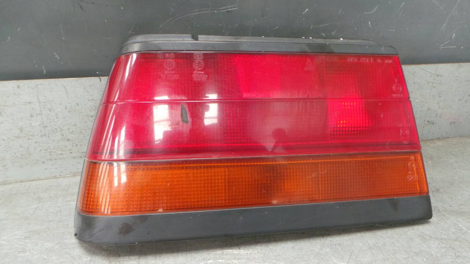 Left Tail light NISSAN Sunny II Sedan (N13)