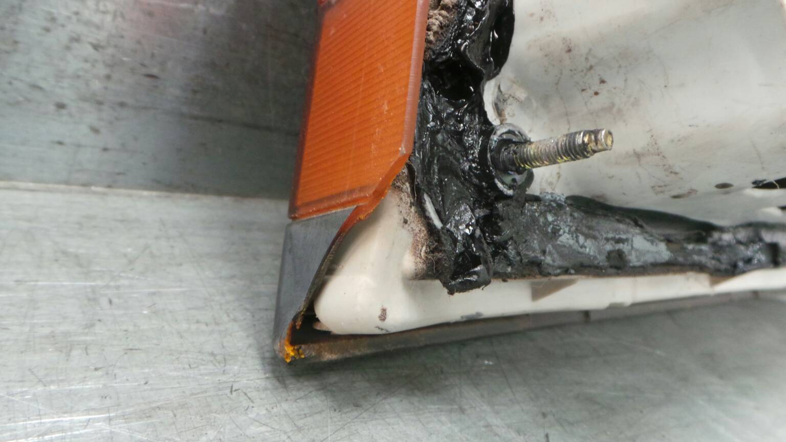 Farolim esquerdo NISSAN Sunny II Sedan (N13) Imagem-2