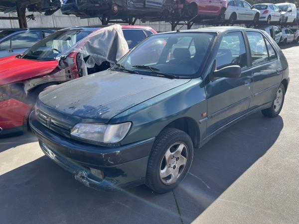 306 Sedan  PEUGEOT - ID V_1023
