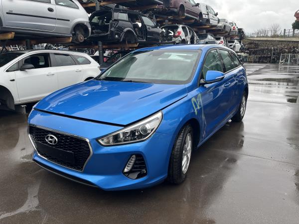 i30 CW  HYUNDAI - ID V_2057