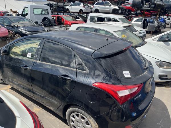 i30  HYUNDAI - ID V_2117