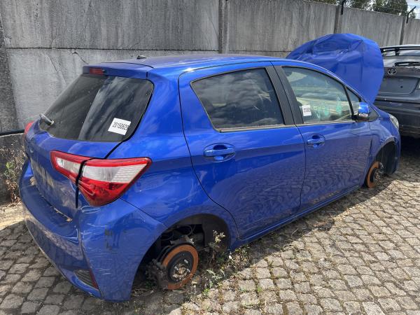 Yaris  TOYOTA - ID V_2118