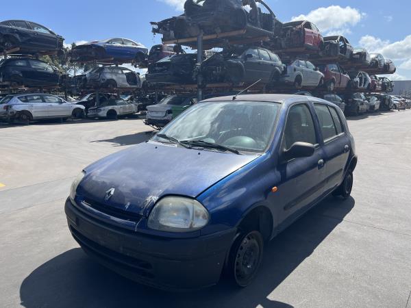 Clio II  RENAULT - ID V_902
