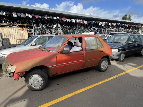 205 I  PEUGEOT - ID V_927