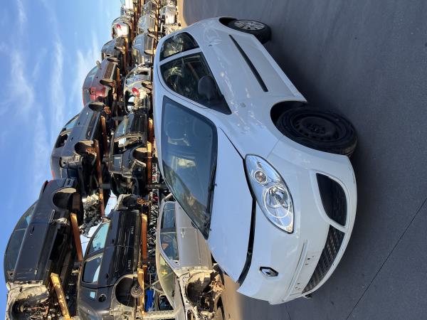 Twingo II  RENAULT - ID V_931