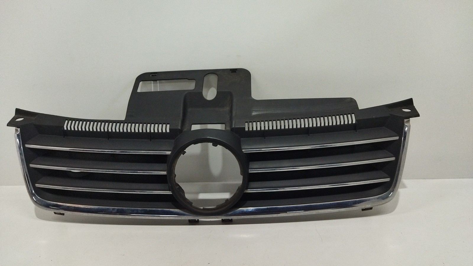 Front Grille VOLKSWAGEN POLO (9N_) | 01 - 14