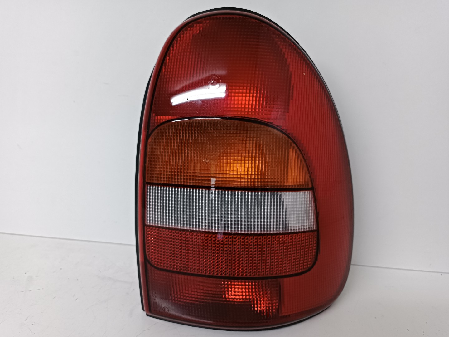 Right Taillight CHRYSLER VOYAGER II (ES) | 90 - 95