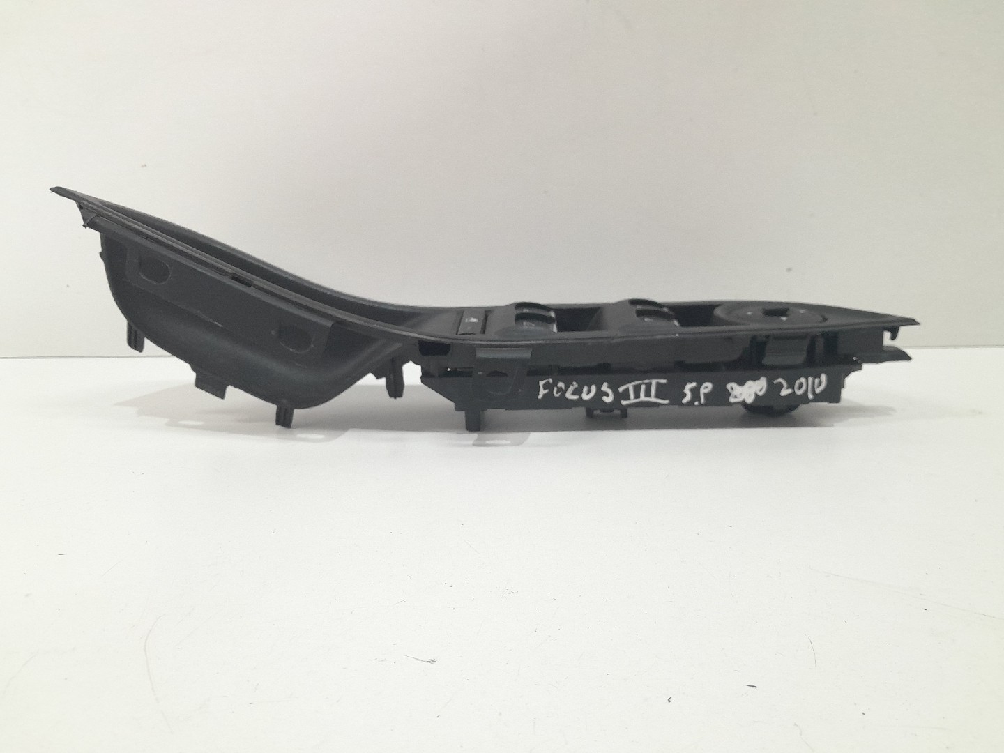 Left Front Window Switch FORD FOCUS III | 10 - 