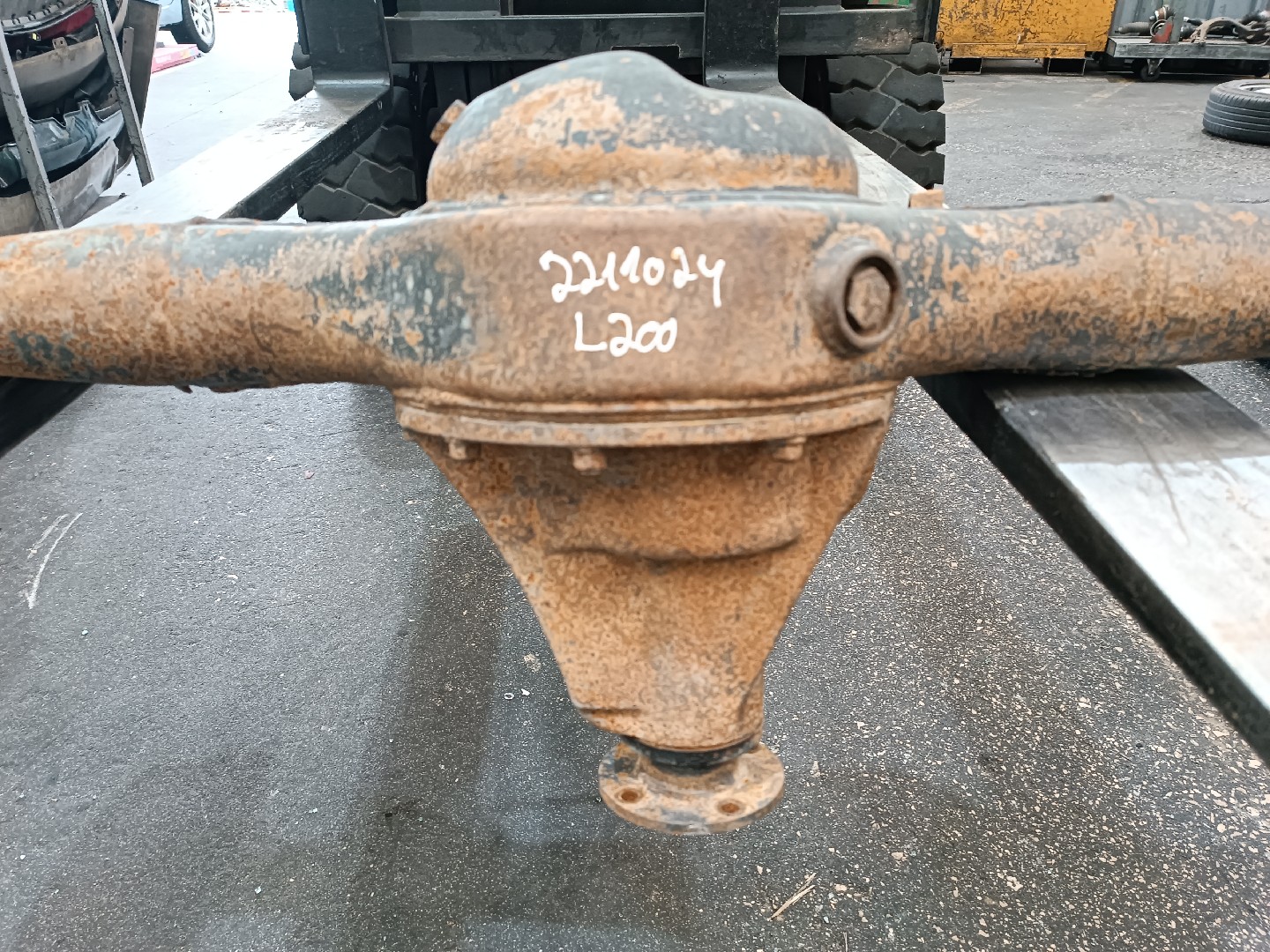 Eixo traseiro MITSUBISHI L 200 (K7_T, K6_T) | 96 - 11