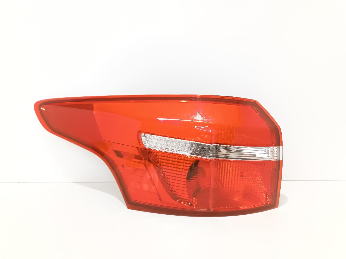 Farolim esquerdo FORD FOCUS III Turnier | 10 - 