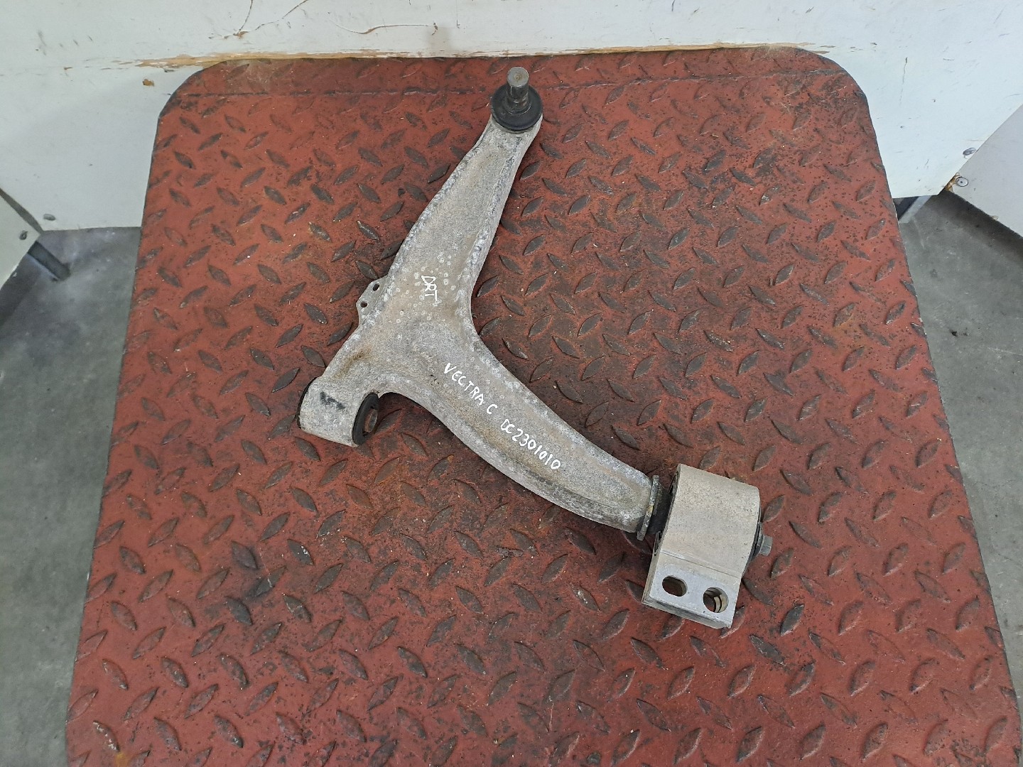 Braço suspensão frente direito OPEL VECTRA C Combi (Z02) | 03 - 09