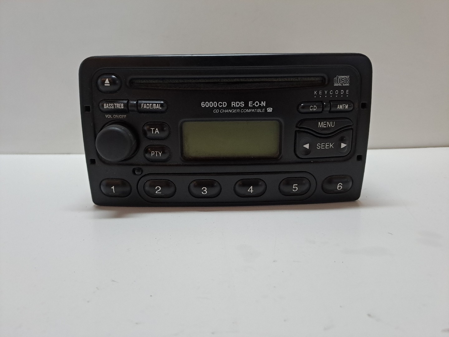 Auto-radio FORD FOCUS Caixa/Combi (DNW) | 98 - 05