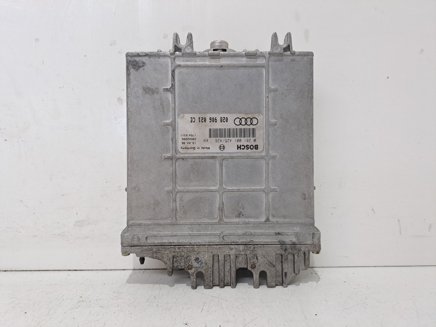 Engine Control Unit AUDI A4 Avant (8D5, B5) | 94 - 02