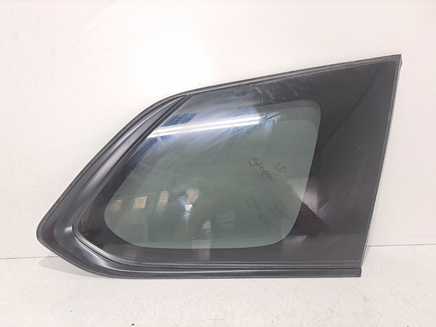 Vidro painel traseiro direito MITSUBISHI OUTLANDER III (GG_W, GF_W, ZJ, ZL) | 12 - 
