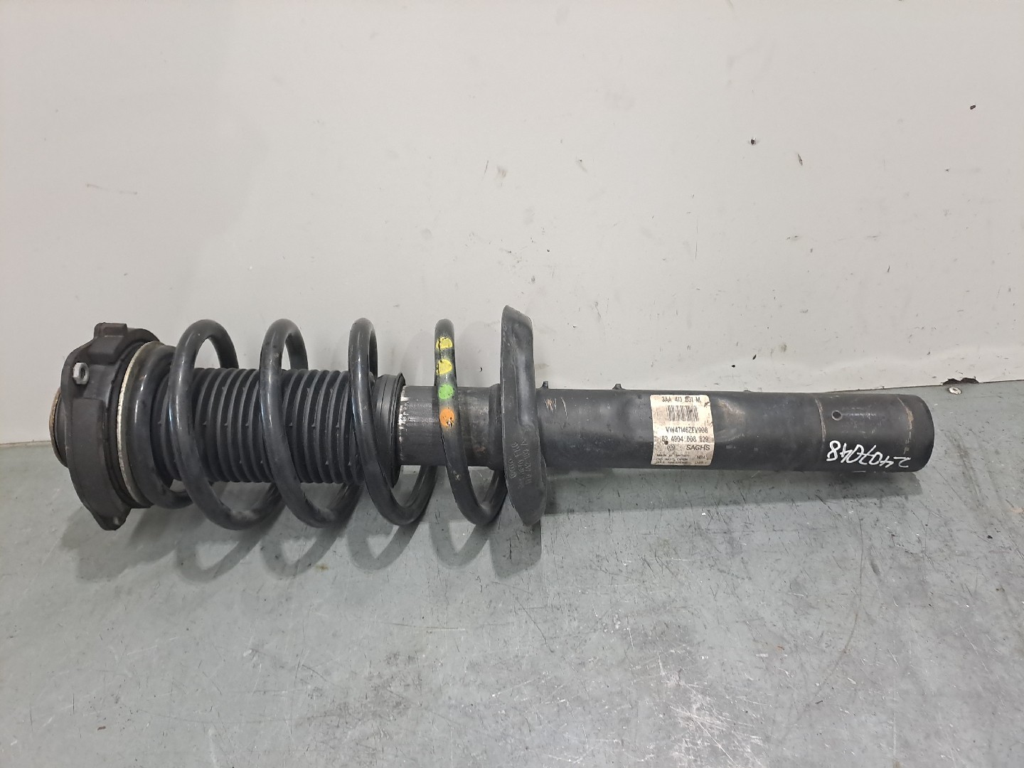 Right Front Shock Absorber VOLKSWAGEN PASSAT Variant (365) | 10 - 15