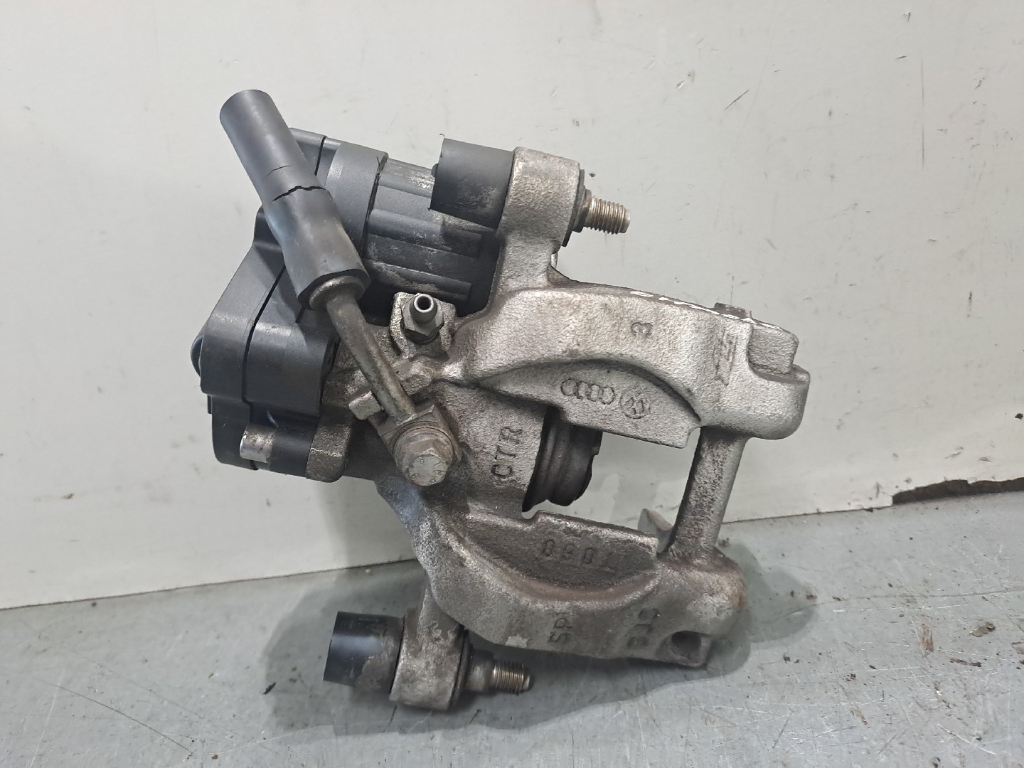 Left Rear Brake Calliper VOLKSWAGEN PASSAT Variant (3G5, CB5) | 14 - 