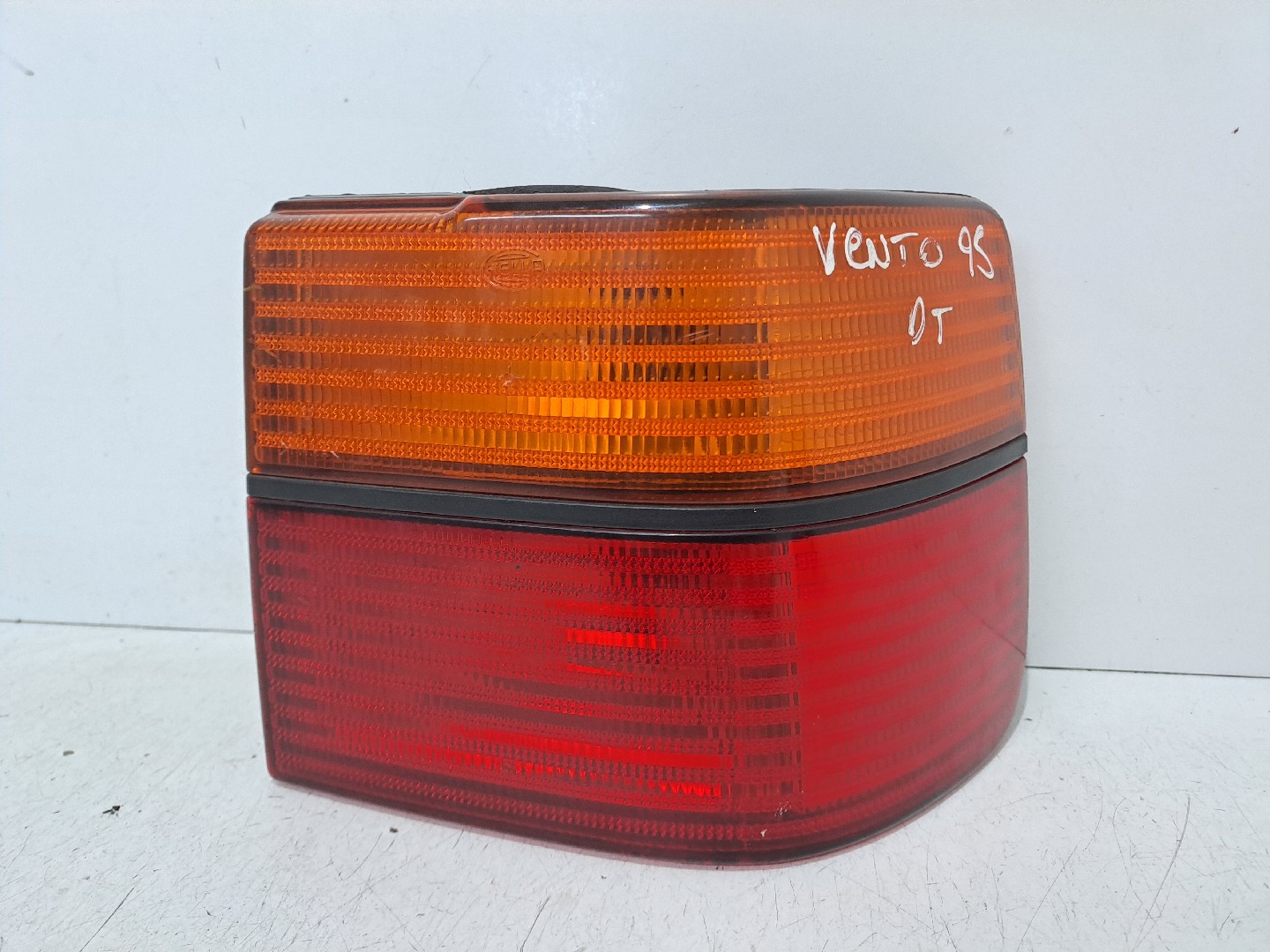 Right Taillight VOLKSWAGEN VENTO (1H2) | 91 - 98