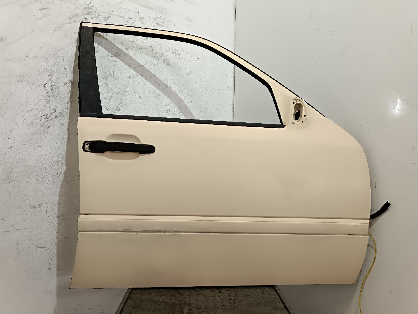 Right Front Door MERCEDES-BENZ C-CLASS (W202) | 93 - 00