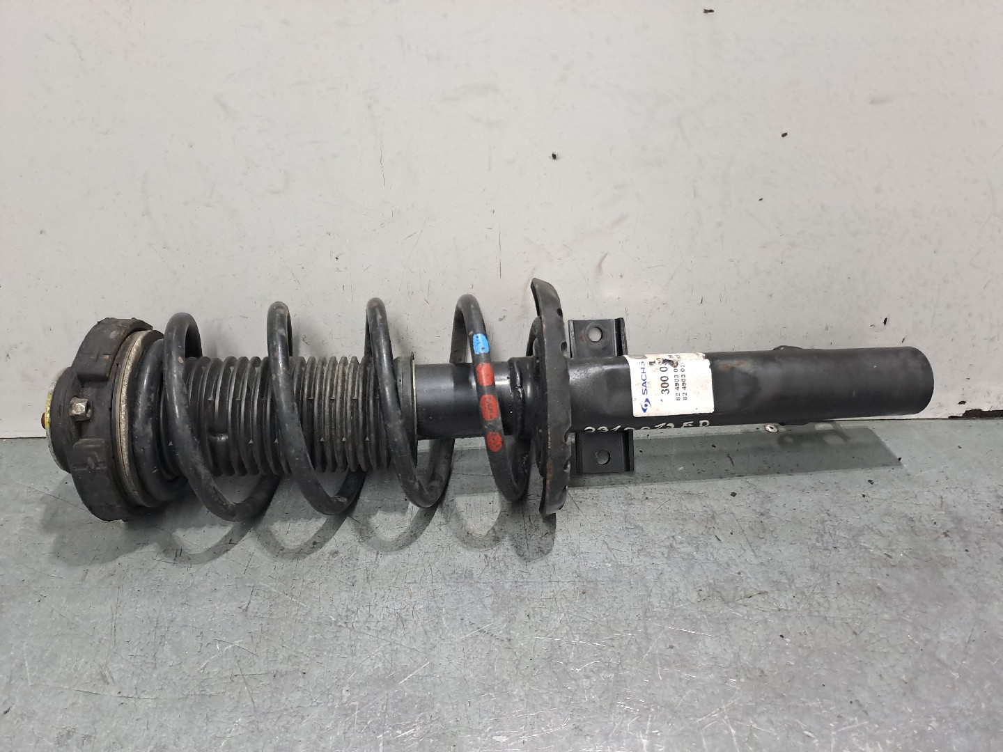 Right Front Shock Absorber VOLKSWAGEN POLO (9N_) | 01 - 14