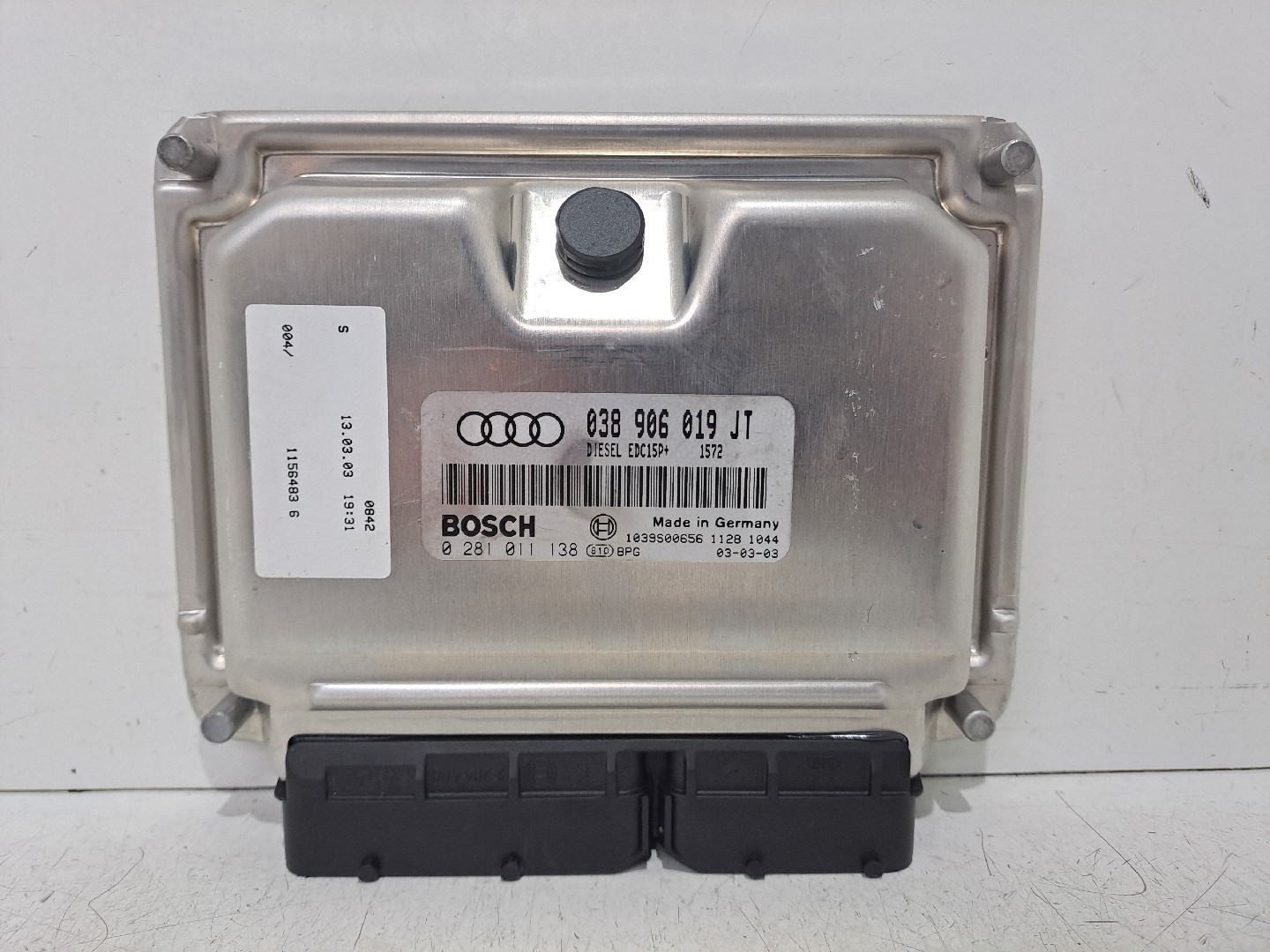 Engine Control Unit AUDI A4 (8E2, B6) | 00 - 05