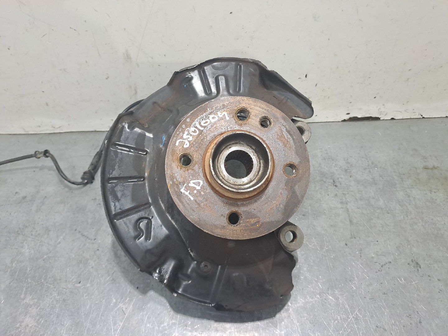 Right Front Steering Knuckle MINI MINI (R50, R53) | 01 - 06