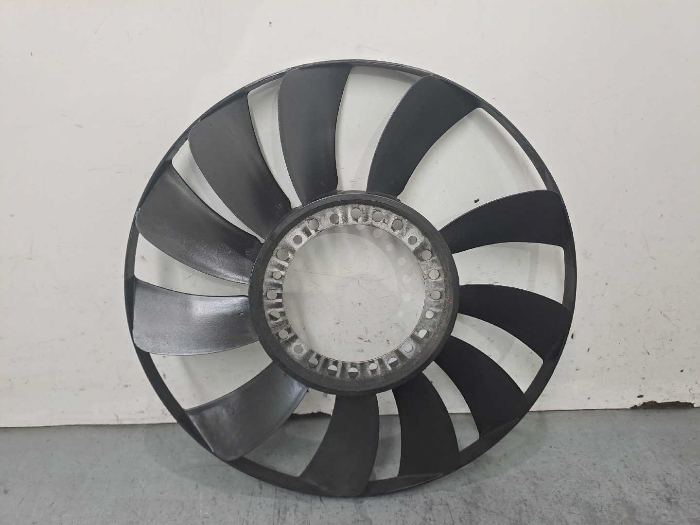 Radiator Fan AUDI A4 (8E2, B6) | 00 - 05 Imagem-1