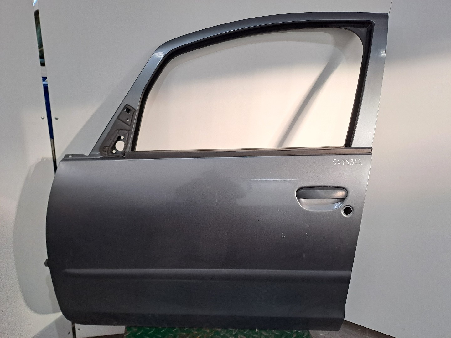 Porta frente esquerda MITSUBISHI COLT VI (Z3_A, Z2_A) | 02 - 12