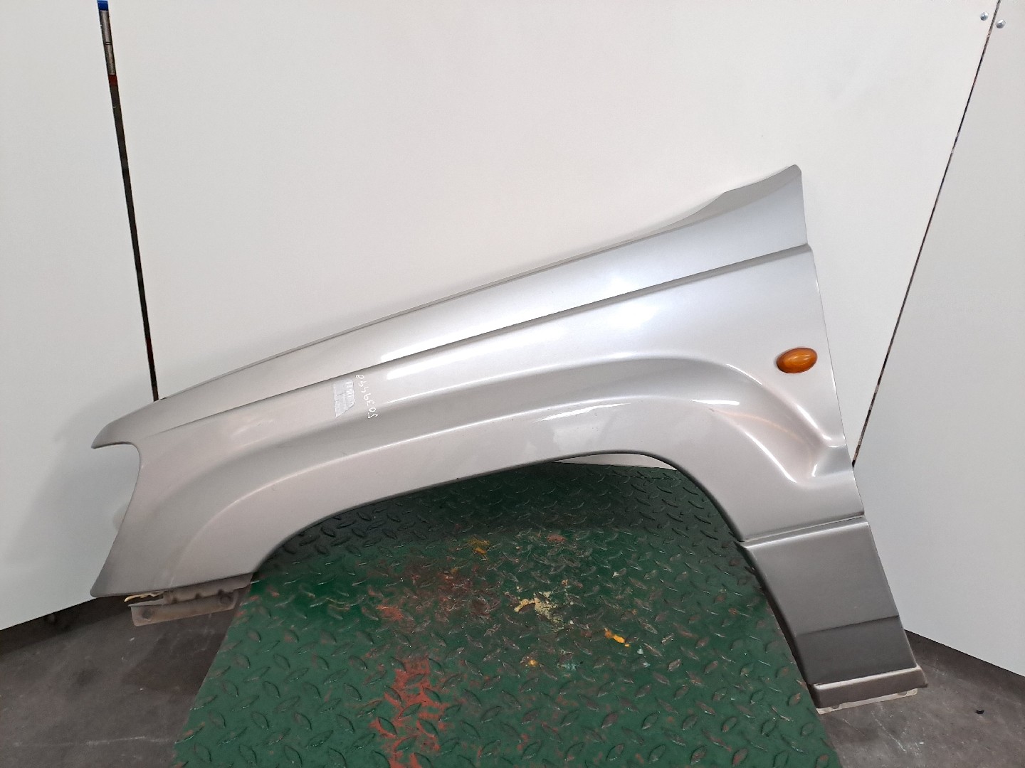 Guarda-lamas esquerdo JEEP GRAND CHEROKEE II (WJ, WG) | 98 - 05