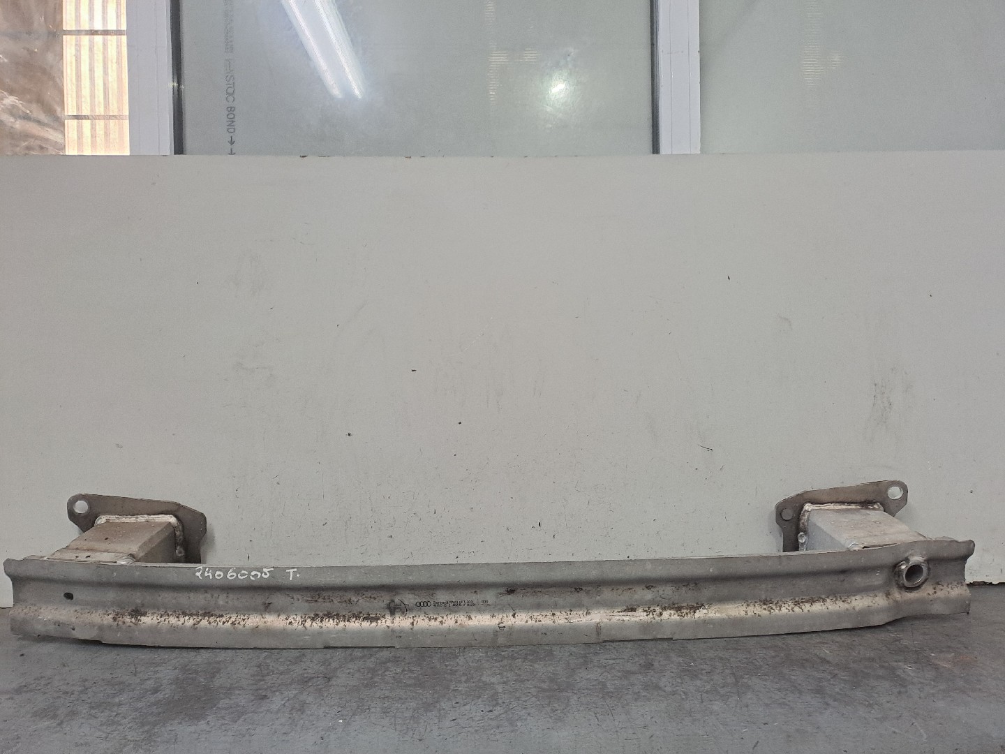 Reforço do pára-choques traseiro AUDI A4 (8W2, 8WC, B9) | 15 - 