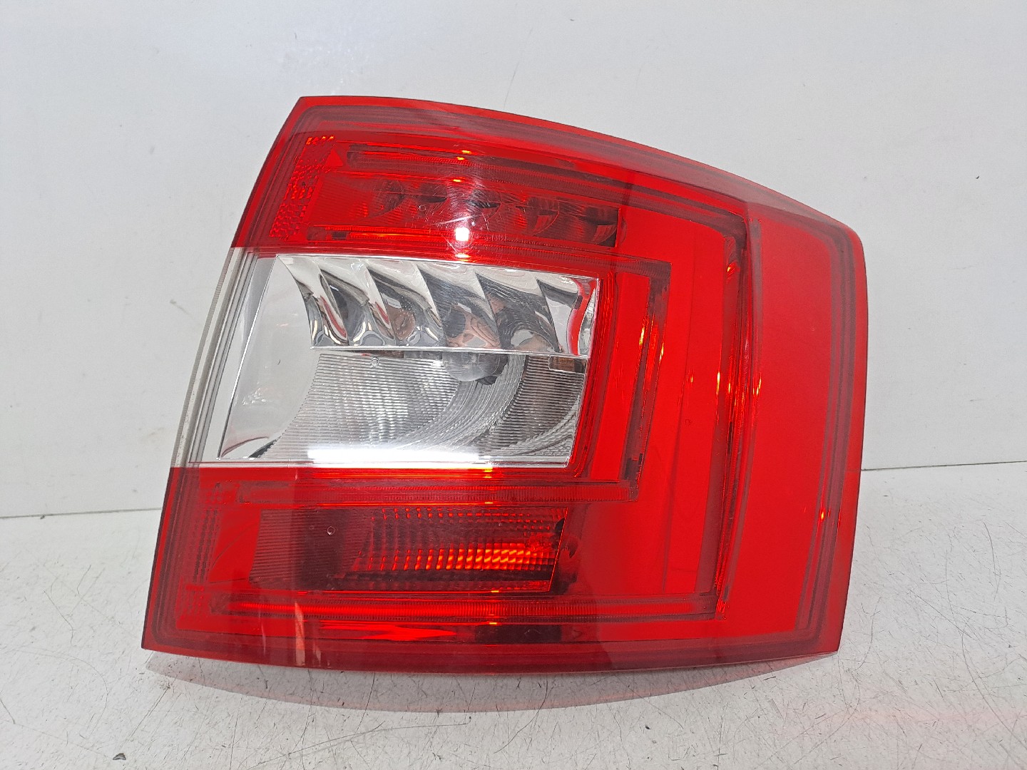 Farolim direito SKODA OCTAVIA III Combi (5E5) | 12 - 