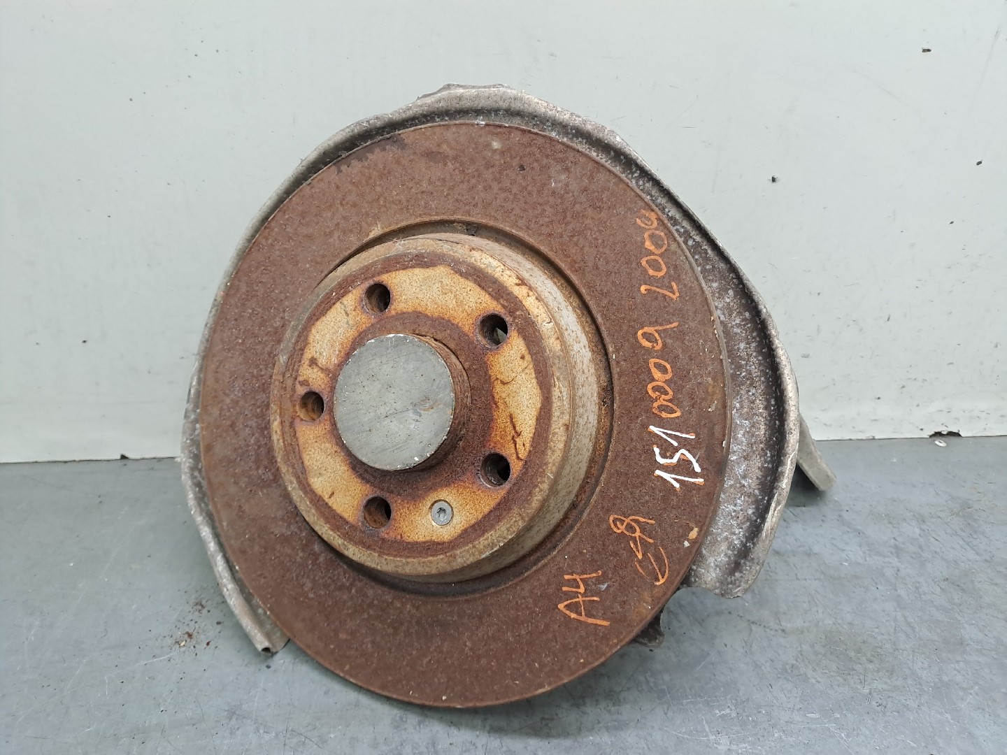 Left Rear Steering Knuckle AUDI A4 Avant (8K5, B8) | 07 - 15