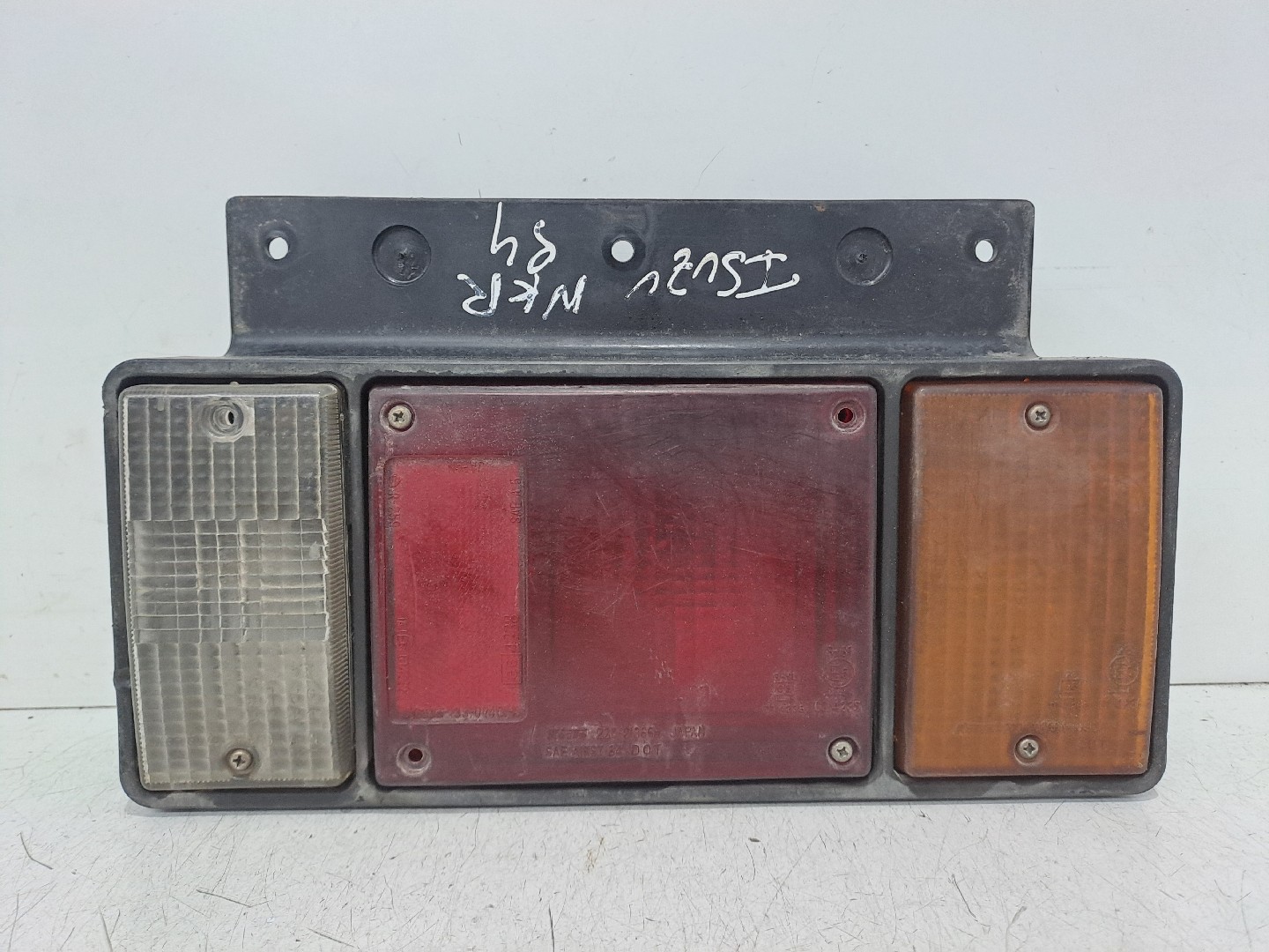 Right Taillight ISUZU ELF Caixa (NHR5_) | 85 - 03
